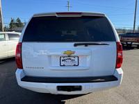2014 Chevrolet Suburban LT 4x4 4dr SUV - Image 9