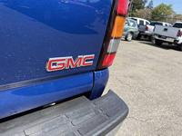 2004 GMC Sierra 1500 SLE 4dr Extended Cab 4WD SB - Image 9