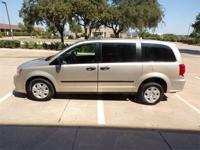 DODGE GRAND CARAVAN HANDICAPPED WHEELCHAIR REAR ENTRY MANUAL RAMP VAN Irving, TX - Image 6