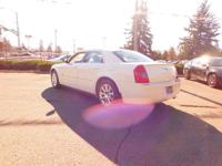 2006 Chrysler 300 C sedan Cool Vanilla CALL 503-836-3777 FOR AVAILABILITY - Image 4