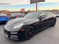 2016 PORSCHE PANAMERA 4 EDITION / LOADED MODEL / ALL WHEEL DRIVE FEASTERVILLE - Image 5