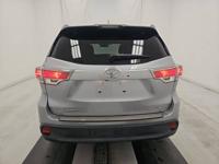 2016 Toyota Highlander Limited - 2 Owner - Clean CARFAX - SUPER CLEAN I can save you TIME / MONEY on any vehicle you want - Image 7