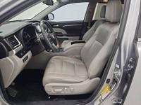 2016 Toyota Highlander Limited - 2 Owner - Clean CARFAX - SUPER CLEAN I can save you TIME / MONEY on any vehicle you want - Image 9