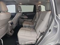 2016 Toyota Highlander Limited - 2 Owner - Clean CARFAX - SUPER CLEAN I can save you TIME / MONEY on any vehicle you want - Image 10