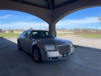 2005 Chrysler 300 Touring Automatic Good Condition Houston - Image 3