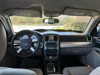 2005 Chrysler 300 Touring Automatic Good Condition Houston - Image 6