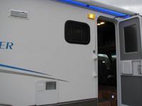 2003 Ford E45 Gulfstream 1 slide, Generator Fully Self Contained Tow Nashville - Image 6