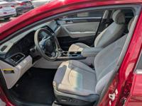 2015 Hyundai Sonata 4dr Sdn 2.4L Sport _Hyundai_ _Sonata_ _Sedan_ - Image 9
