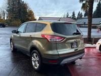 2013 Ford Escape SE 1.6L 4X4 Clean Title 131k Miles Timing Belt Replaced ! - Image 4