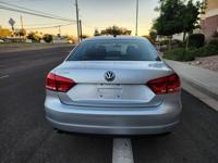 2012 Volkswagen Passat SE 2.5L I5 LOW MILES 101k mile Phoenix - Image 9