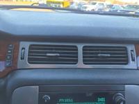 2011 GMC YUKON XL SLT Milwaukie - Image 10