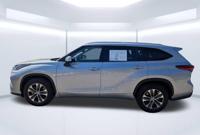 2021 Toyota Highlander XLE ** ( 3RD ROW SEATING) ** Sunroof Camera Jacksonville - Image 8