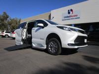 ///WHEELCHAIR ACCESSIBLE 2022 TOYOTA SIENNA XLE W/BRAUNABILITY CONV/// KEARNY MESA - Image 2