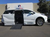 ///WHEELCHAIR ACCESSIBLE 2022 TOYOTA SIENNA XLE W/BRAUNABILITY CONV/// KEARNY MESA - Image 3