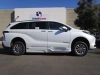 ///WHEELCHAIR ACCESSIBLE 2022 TOYOTA SIENNA XLE W/BRAUNABILITY CONV/// KEARNY MESA - Image 6
