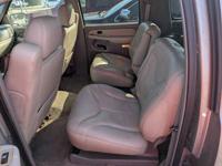 2001 GMC Yukon XL 4dr 1500 SLT _GMC_ _Yukon XL_ _Sedan_ - Image 9