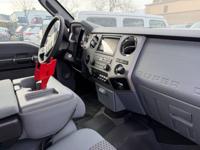 2015 Ford F250 XLT FX4 Off Road crew cab 4WD 6.2 V8 - Image 4