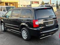 2016 Chrysler Town & Country Touring - WHEELCHAIR VAN / HAND CONTROLS! Wheelchair Van In Beaverton - Image 7