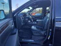 2022 CHEVROLET SUBURBAN LT Milwaukie - Image 8