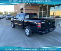 2022 Nissan Frontier SV - Finance Here! Low Rates Available! Le Sueur Car Company - Image 4