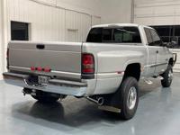 2002 Dodge Ram 3500 SLT Laramie Quad Cab 4X4 / 5.9L DIESEL / DUALLY 3500 + MM Investment Cars-Gladstone / WE SHIP NATIONWIDE - Image 8