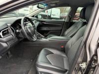 2018 Toyota Camry SE 4dr Sedan CRYSTAL AUTO SALES ~ NASHVILLE - Image 9