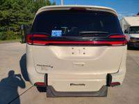 2021 Chrysler Pacifica Touring Wheelchair Accessible Mobility Ramp Van otp east - Image 5