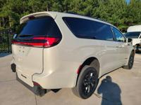 2021 Chrysler Pacifica Touring Wheelchair Accessible Mobility Ramp Van otp east - Image 6