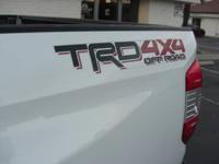 2017 Toyota Tundra Crewmax Off-Road 4x4 all records 4.6 v8 white A+++ Escondido - Image 7