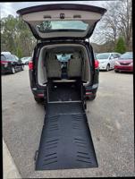 2018 Chrysler Pacifica Hybrid Touring (mobility Eqipped)