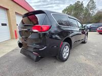 2018 Chrysler Pacifica Hybrid Touring (mobility Eqipped) - Image 8