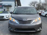 2016 Toyota Sienna XLE 7 Passenger Auto Access Seat 4dr Mini Van CRYSTAL AUTO SALES ~ NASHVILLE - Image 3