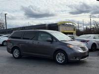 2016 Toyota Sienna XLE 7 Passenger Auto Access Seat 4dr Mini Van CRYSTAL AUTO SALES ~ NASHVILLE - Image 4