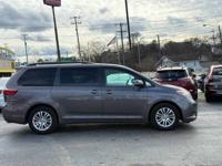 2016 Toyota Sienna XLE 7 Passenger Auto Access Seat 4dr Mini Van CRYSTAL AUTO SALES ~ NASHVILLE - Image 5
