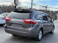 2016 Toyota Sienna XLE 7 Passenger Auto Access Seat 4dr Mini Van CRYSTAL AUTO SALES ~ NASHVILLE - Image 7