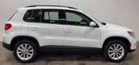2017 Volkswagen 2017 Volkswagen Tiguan Limited 2.0t Sport Utility 4D Glenview - Image 9