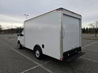 2014 Ford E-350 12ft BOX 9950 GVWR SINGLE WHEEL - Image 9