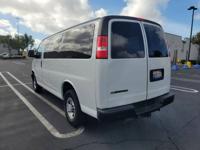 2019 Chevrolet Express 3500 Passenger - Financing Available! Vista - Image 9