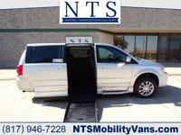 FULLY SERVICED DODGE GRAND CARAVAN SXT HANDICAP WHEELCHAIR RAMP VAN Irving, TX - Image 2