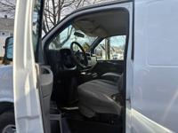 2006 GmC Savana 2500 Cargo Philadelphia - Image 10