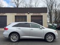 2010 TOYOTA VENZA AWD CLEAN CARFAX GREAT ON GAS RUNS GREAT FEASTERVILLE - Image 7