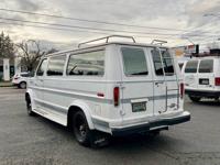 💥RARE Ford E-150 Club Wagon 5.8L V8 FACTORY CONVERSION VAN CLEAN💥 South Salem - Image 4