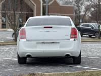 2014 Chrysler 300 Gary - Image 8