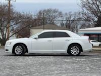2014 Chrysler 300 Gary - Image 10