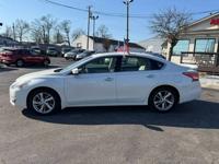 2013 *Nissan* *Altima* *2.5* SV Nissan Altima - Image 4