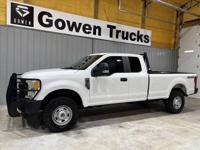 2017 Ford F250 XL Extended Cab 4wd Super Duty Long Bed Mid TN - Image 3