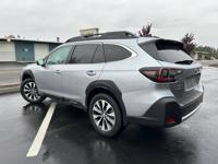2023 Subaru Outback Limited Auburn - Image 5