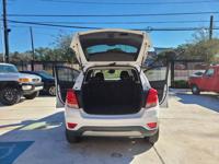 2019 Chevrolet Trax, clean title, runs great, cash or finance Houston - Image 10