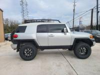 2008 Toyota FJ Cruiser, clean title, great condition, cash or finance Houston - Image 5