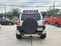 2008 Toyota FJ Cruiser, clean title, great condition, cash or finance Houston - Image 7